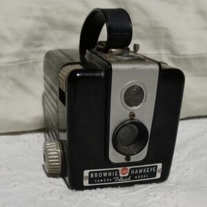 Vintage KODAK Brownie Hawkeye Camera Flash Model